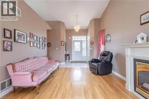 8034 Pinellas Park Drive Niagara Falls ON L2H 3B2
