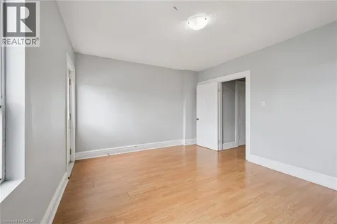126 Wellington Street North Kitchener ON N2H 5K1