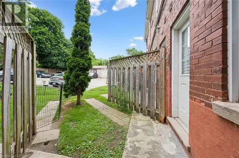126 Wellington Street North Kitchener ON N2H 5K1