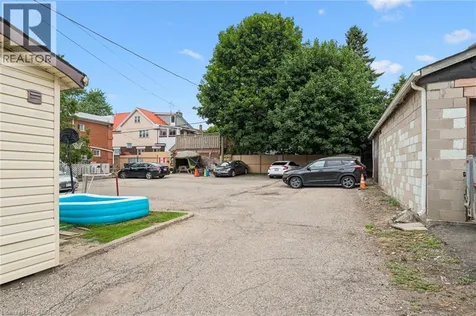 126 Wellington Street North Kitchener ON N2H 5K1