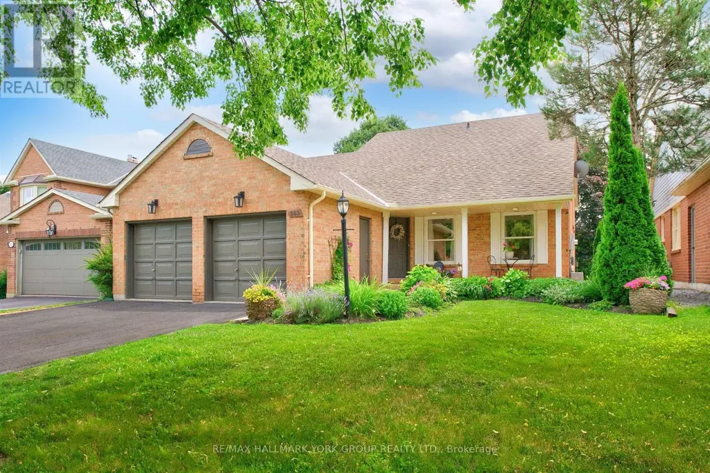 263 John Bowser Crescent Newmarket (glenway Estates) ON L3Y 7N7