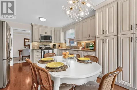263 John Bowser Crescent Newmarket (glenway Estates) ON L3Y 7N7