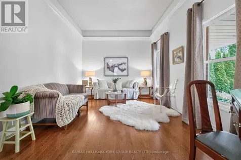 263 John Bowser Crescent Newmarket (glenway Estates) ON L3Y 7N7