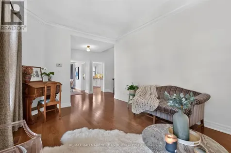 263 John Bowser Crescent Newmarket (glenway Estates) ON L3Y 7N7