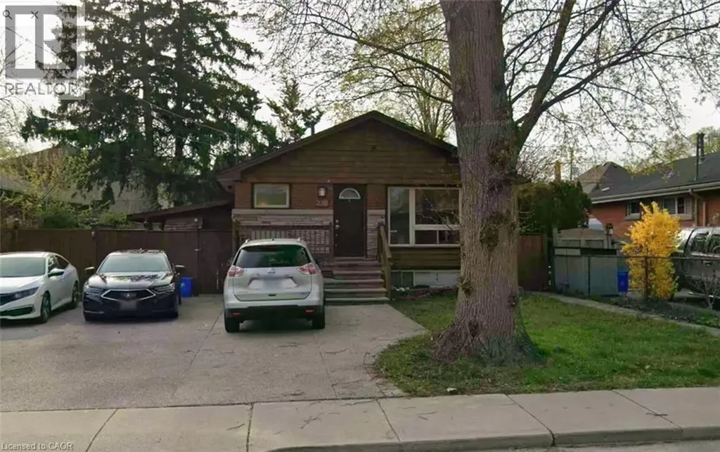 233 West 33rd Street Hamilton ON L9C 5J7