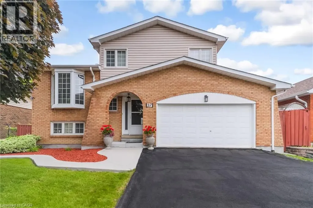 37 Blackthorn Lane Brampton ON L6V 3K7
