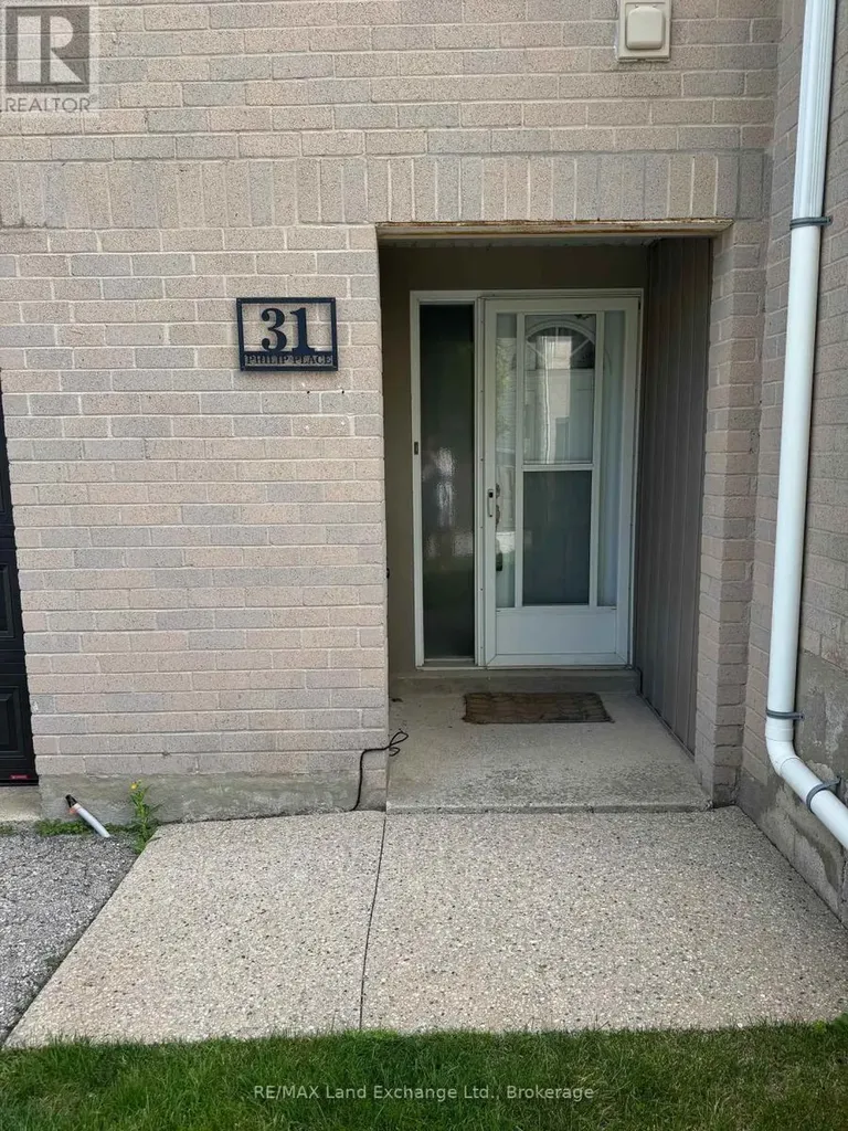 31 Philip Place Kincardine ON N2Z 2E7