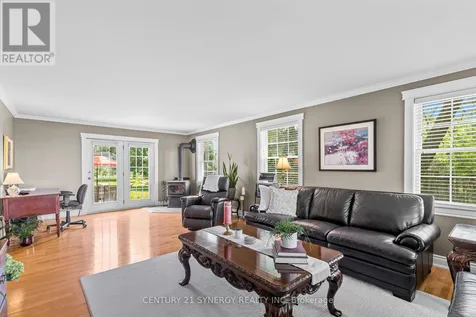 183 Hamilton Road Russell ON K4R 1E5