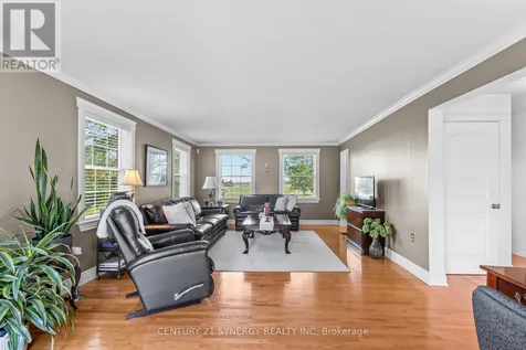 183 Hamilton Road Russell ON K4R 1E5