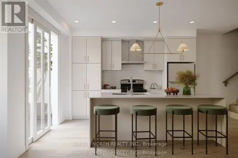 308 Amistad Private Ottawa ON K1W 0T1