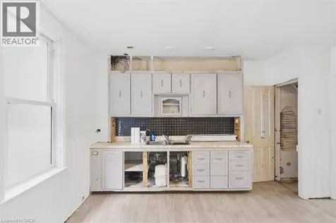 25 Albemarle Street Hamilton ON L8L 7G5