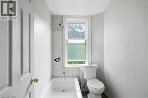 25 Albemarle Street Hamilton ON L8L 7G5