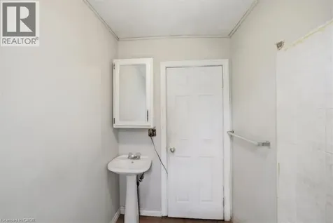 25 Albemarle Street Hamilton ON L8L 7G5