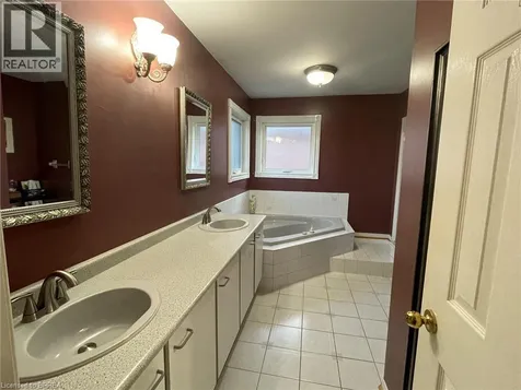 30 Hollybush Street Brampton ON L6R 1A5