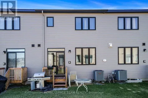 719 Doneraile Walk Ottawa ON K2J 7B9
