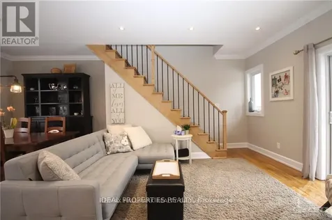 17 Anna Avenue Ottawa ON K1Z 7T5