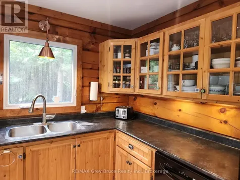 9 Hope Drive Northern Bruce Peninsula ON N0H 1Z0