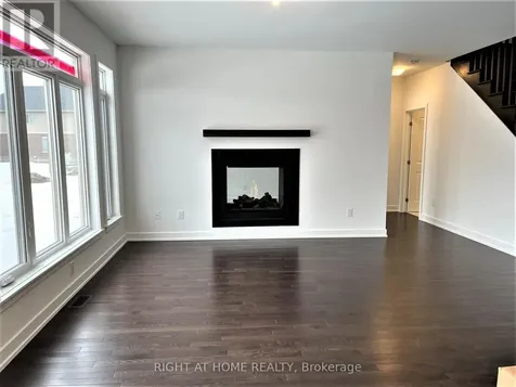 902 Duxbury Lane Ottawa ON K4M 0M3