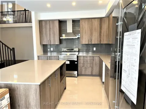 902 Duxbury Lane Ottawa ON K4M 0M3