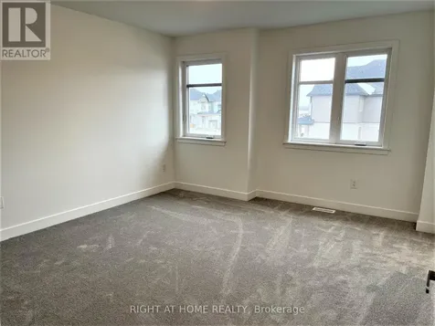 902 Duxbury Lane Ottawa ON K4M 0M3