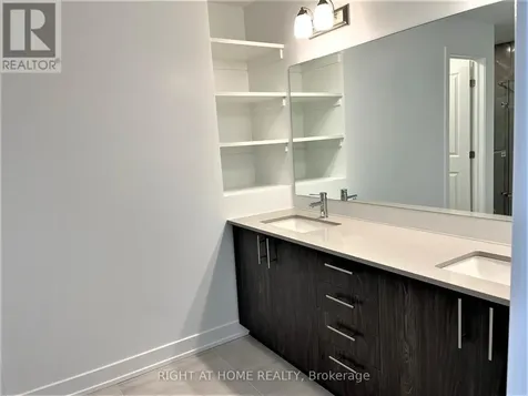 902 Duxbury Lane Ottawa ON K4M 0M3