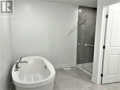 902 Duxbury Lane Ottawa ON K4M 0M3