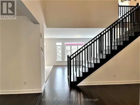902 Duxbury Lane Ottawa ON K4M 0M3