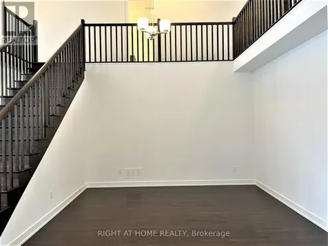 902 Duxbury Lane Ottawa ON K4M 0M3