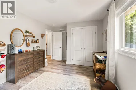 1023 Oak Avenue Kingsville ON N9Y 3T5
