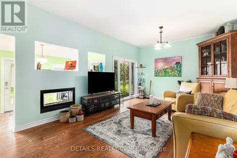 3 Wintergreen Drive Ottawa ON K2S 1E5