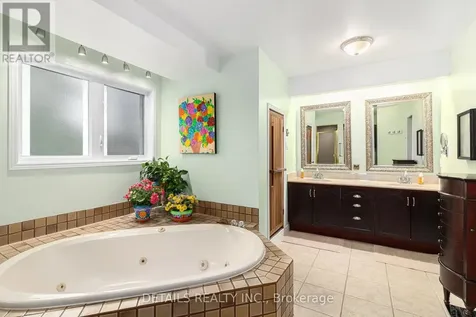 3 Wintergreen Drive Ottawa ON K2S 1E5
