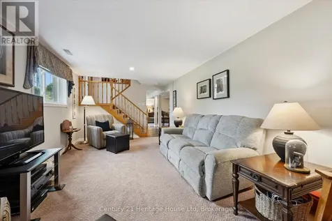 44 Inverness Drive Guelph (victoria North) ON N1E 6K3