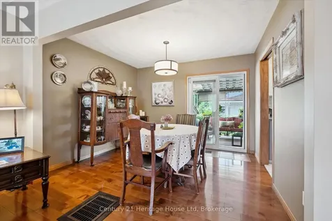 44 Inverness Drive Guelph (victoria North) ON N1E 6K3