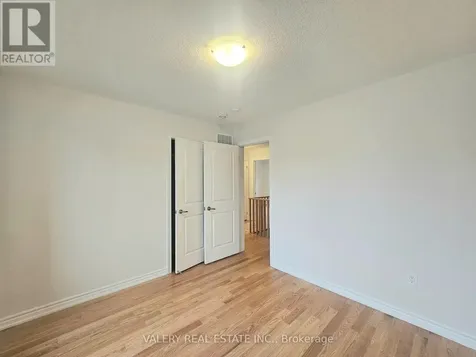 22 Hylton Drive Barrie ON L9S 2Z8