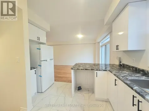 22 Hylton Drive Barrie ON L9S 2Z8