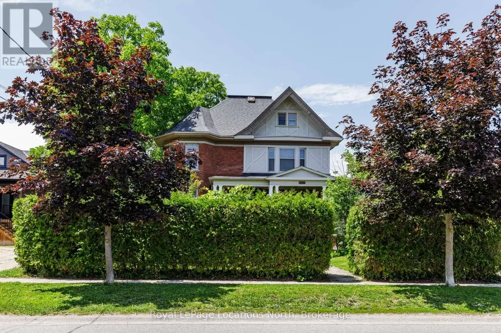 216 Cedar Street Collingwood ON L9Y 3A8