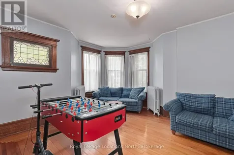 216 Cedar Street Collingwood ON L9Y 3A8