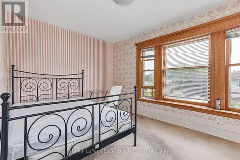 216 Cedar Street Collingwood ON L9Y 3A8