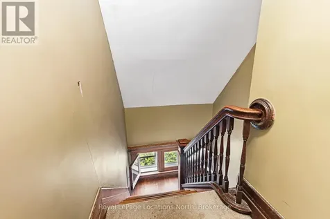 216 Cedar Street Collingwood ON L9Y 3A8
