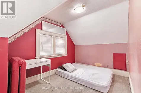 216 Cedar Street Collingwood ON L9Y 3A8
