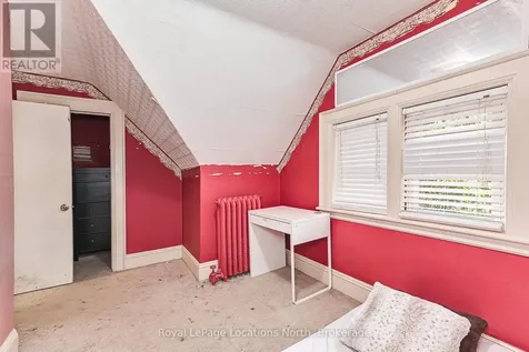 216 Cedar Street Collingwood ON L9Y 3A8