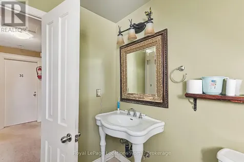 216 Cedar Street Collingwood ON L9Y 3A8