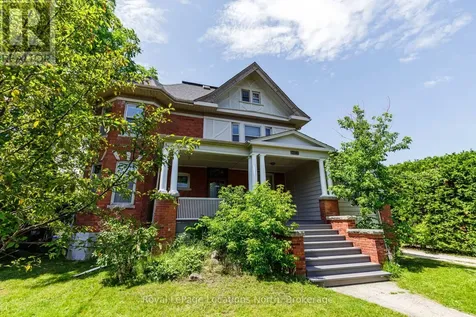 216 Cedar Street Collingwood ON L9Y 3A8