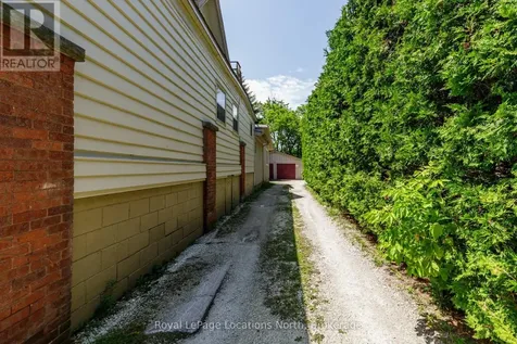 216 Cedar Street Collingwood ON L9Y 3A8
