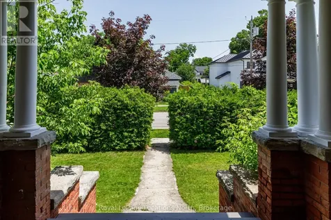 216 Cedar Street Collingwood ON L9Y 3A8