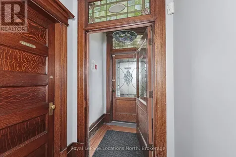 216 Cedar Street Collingwood ON L9Y 3A8