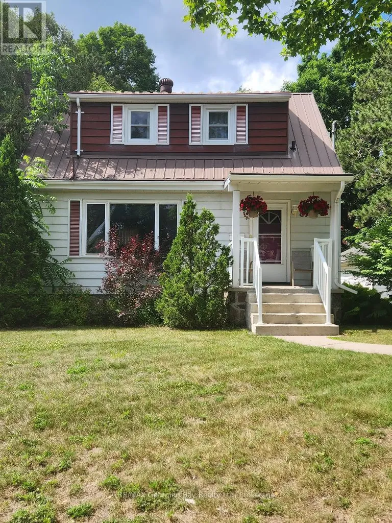 874 Yonge Street North Midland ON L4R 2E7