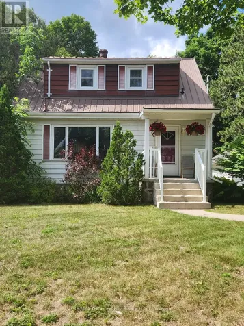 874 Yonge Street North Midland ON L4R 2E7