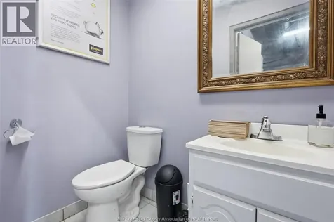 857 Howard Avenue Windsor ON N9A 1S1