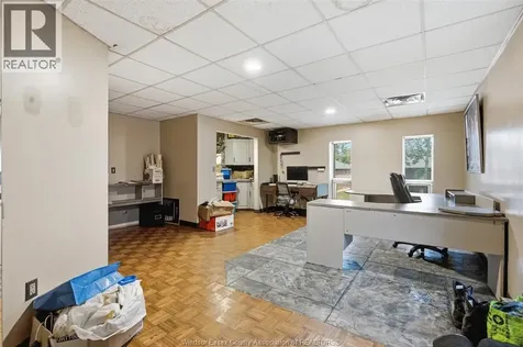 857 Howard Avenue Windsor ON N9A 1S1